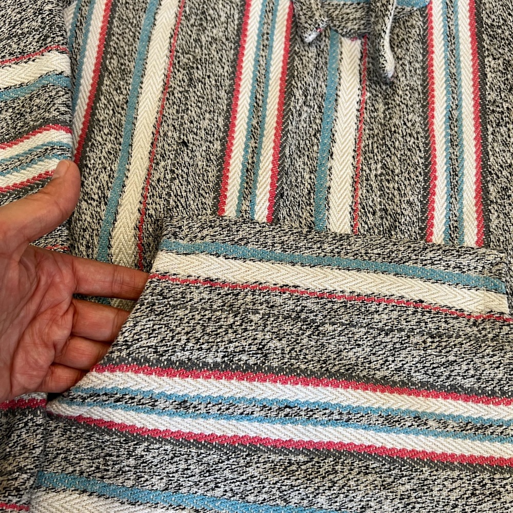Poncho - Picture 6 of 8